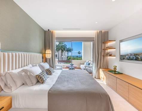 Apartment for sale in Bahía del Velerín, Estepona East