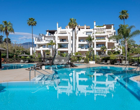 Apartment for sale in Bahía del Velerín, Estepona East
