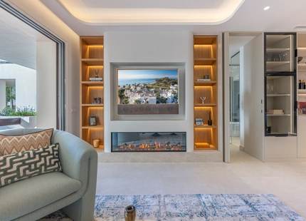 ELEGANT 3-BEDROOM LUXURY APARTMENT ON THE NEW GOLDEN MILE, ESTEPONA