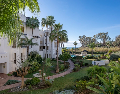 Apartment for sale in Bahía del Velerín, Estepona East