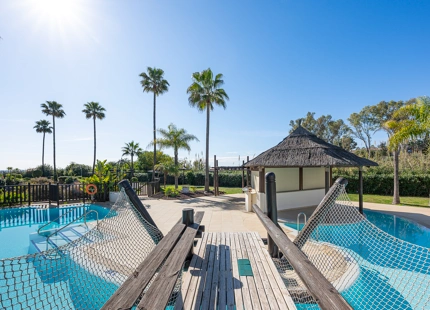 ELEGANT 3-BEDROOM LUXURY APARTMENT ON THE NEW GOLDEN MILE, ESTEPONA