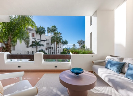 ELEGANT 3-BEDROOM LUXURY APARTMENT ON THE NEW GOLDEN MILE, ESTEPONA