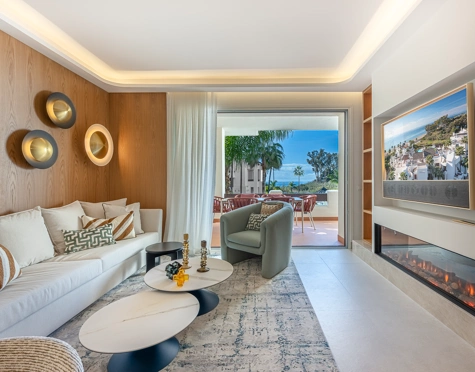 ELEGANT 3-BEDROOM LUXURY APARTMENT ON THE NEW GOLDEN MILE, ESTEPONA
