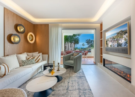 ELEGANT 3-BEDROOM LUXURY APARTMENT ON THE NEW GOLDEN MILE, ESTEPONA