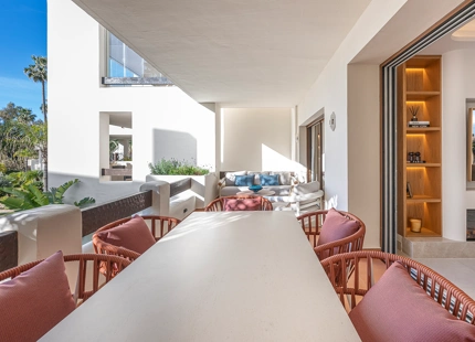 ELEGANT 3-BEDROOM LUXURY APARTMENT ON THE NEW GOLDEN MILE, ESTEPONA