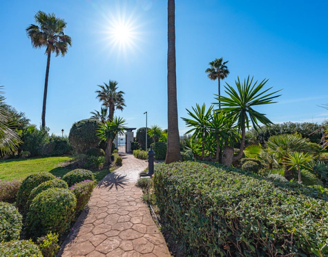 Apartment for sale in Bahía del Velerín, Estepona East