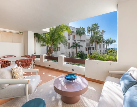 Apartment for sale in Bahía del Velerín, Estepona East