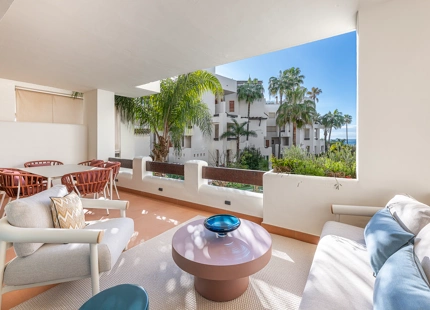 ELEGANT 3-BEDROOM LUXURY APARTMENT ON THE NEW GOLDEN MILE, ESTEPONA