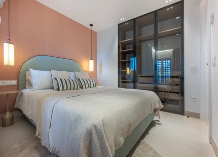 ELEGANT 3-BEDROOM LUXURY APARTMENT ON THE NEW GOLDEN MILE, ESTEPONA