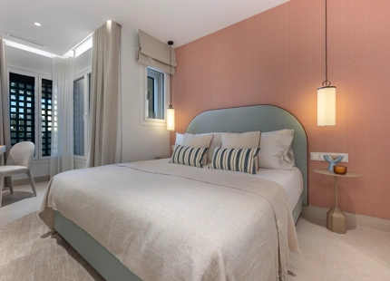 ELEGANT 3-BEDROOM LUXURY APARTMENT ON THE NEW GOLDEN MILE, ESTEPONA