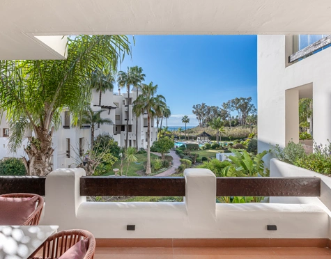 Apartment for sale in Bahía del Velerín, Estepona East