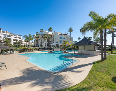 Apartment for sale in Bahía del Velerín, Estepona East