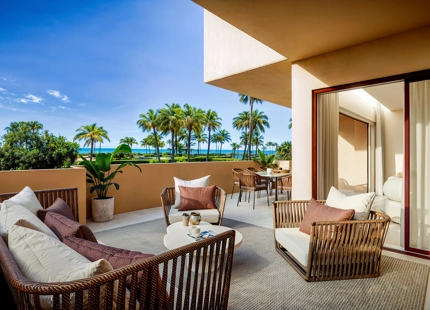 FULLY RENOVATED 3-BEDROOM APARTMENT ON THE NEW GOLDEN MILE, ESTEPONA