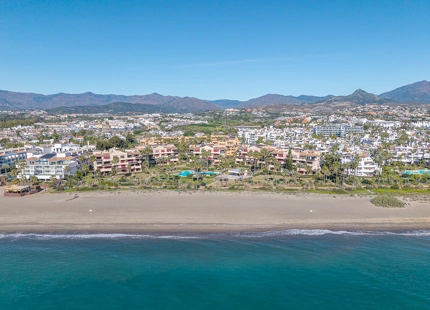 FULLY RENOVATED 3-BEDROOM APARTMENT ON THE NEW GOLDEN MILE, ESTEPONA