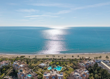 FULLY RENOVATED 3-BEDROOM APARTMENT ON THE NEW GOLDEN MILE, ESTEPONA