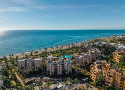 FULLY RENOVATED 3-BEDROOM APARTMENT ON THE NEW GOLDEN MILE, ESTEPONA