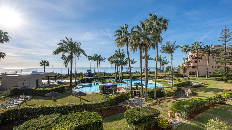 Apartment for sale in New Golden Mile, Estepona East