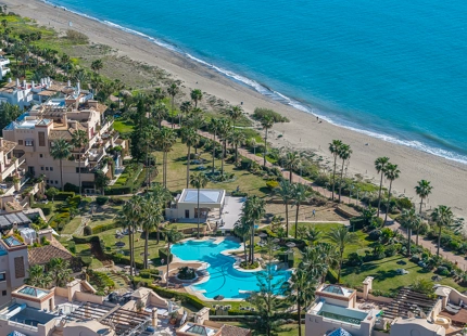 FULLY RENOVATED 3-BEDROOM APARTMENT ON THE NEW GOLDEN MILE, ESTEPONA