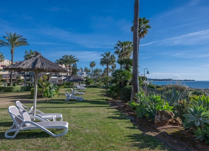 FULLY RENOVATED 3-BEDROOM APARTMENT ON THE NEW GOLDEN MILE, ESTEPONA