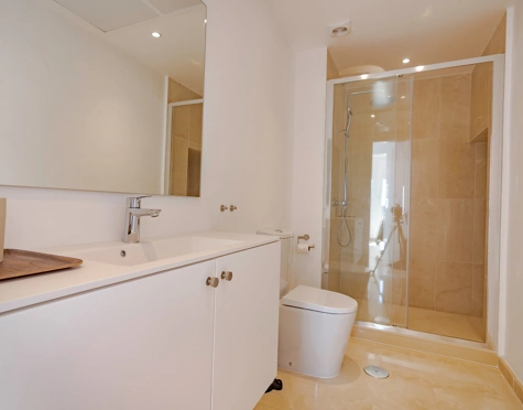 FRONTLINE GOLF TOWNHOUSE WITH STUNNING VIEWS IN NUEVA ANDALUCÍA