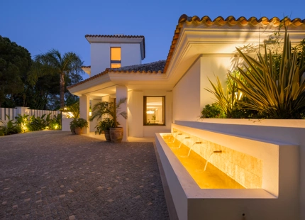ENCANTADORA VILLA DE 6 DORMITORIOS EN EL HERROJO, BENAHAVÍS