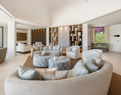 Villa en venta en El Herrojo, Benahavis