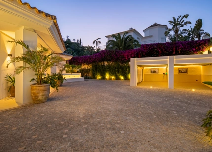 ENCANTADORA VILLA DE 6 DORMITORIOS EN EL HERROJO, BENAHAVÍS