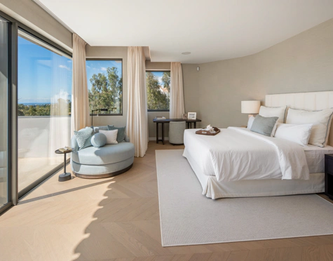 Villa en venta en El Herrojo, Benahavis
