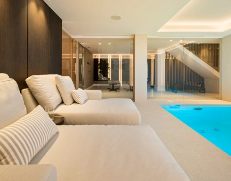 Villa en venta en El Herrojo, Benahavis
