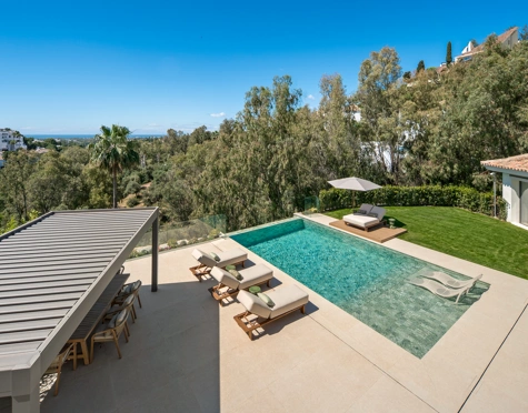 Villa en venta en El Herrojo, Benahavis