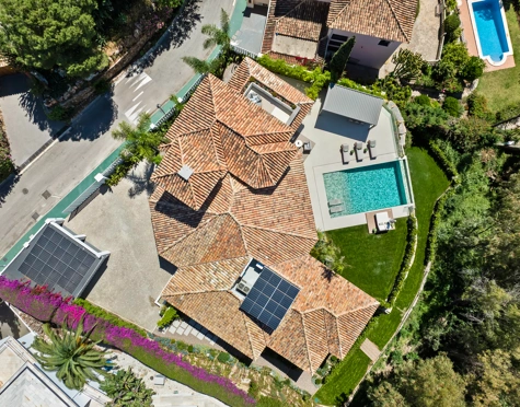 Villa en venta en El Herrojo, Benahavis