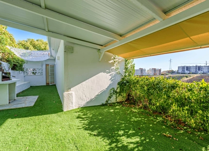 VILLA SEMIADOSADA CON PISCINA PRIVADA EN BENALMÁDENA