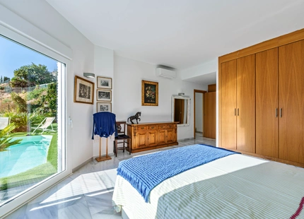 VILLA SEMIADOSADA CON PISCINA PRIVADA EN BENALMÁDENA