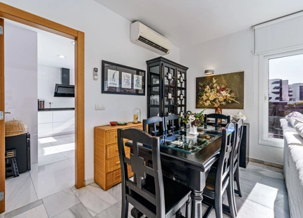 VILLA SEMIADOSADA CON PISCINA PRIVADA EN BENALMÁDENA