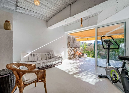 VILLA SEMIADOSADA CON PISCINA PRIVADA EN BENALMÁDENA