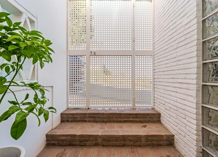 VILLA SEMIADOSADA CON PISCINA PRIVADA EN BENALMÁDENA