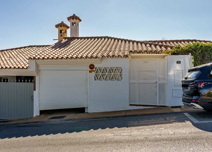 VILLA SEMIADOSADA CON PISCINA PRIVADA EN BENALMÁDENA