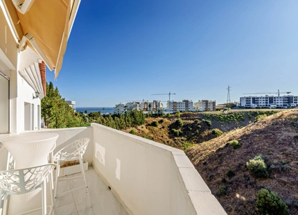 VILLA SEMIADOSADA CON PISCINA PRIVADA EN BENALMÁDENA