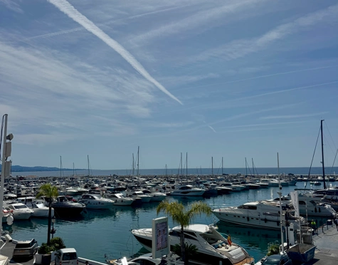 APARTMENT WITH MARINA VIEWS IN THE HEART OF PUERTO BANÚS