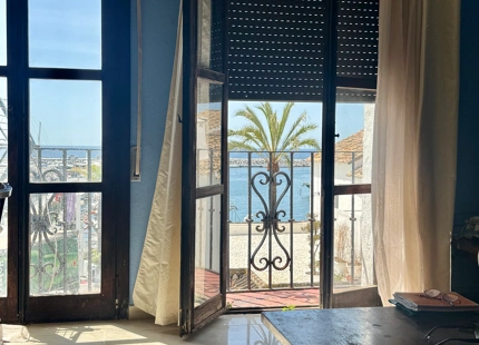 APARTAMENTO CON VISTAS AL PUERTO EN EL CORAZÓN DE PUERTO BANÚS