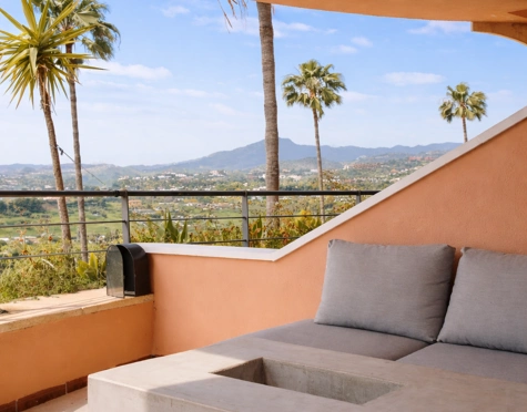 Apartment for sale in Nueva Andalucia, Marbella