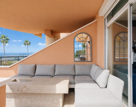Apartment for sale in Nueva Andalucia, Marbella