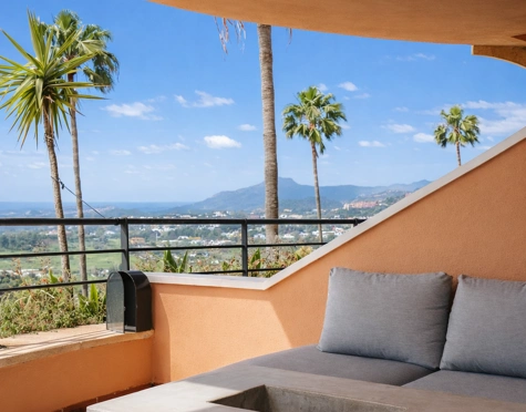 Apartment for sale in Nueva Andalucia, Marbella