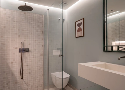 ELEGANTE APARTAMENTO DE 3 DORMITORIOS CON IMPRESIONANTES VISTAS EN NUEVA ANDALUCÍA