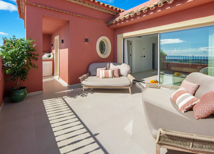 LUXURY DUPLEX PENTHOUSE WITH PRIVATE POOL IN BENAHAVÍS