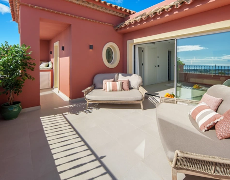 Duplex Penthouse for sale in Monte Halcones, Benahavis