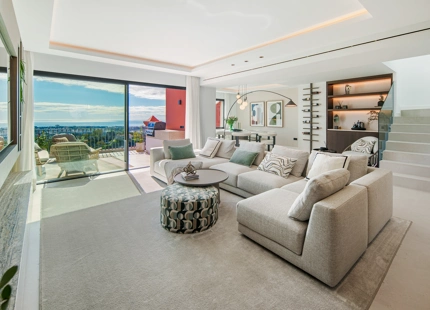 LUXURY DUPLEX PENTHOUSE WITH PRIVATE POOL IN BENAHAVÍS