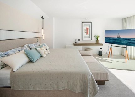 LUXURY DUPLEX PENTHOUSE WITH PRIVATE POOL IN BENAHAVÍS