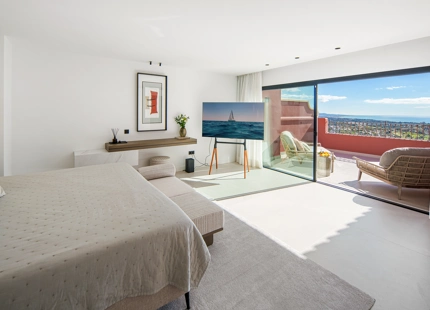 LUXURY DUPLEX PENTHOUSE WITH PRIVATE POOL IN BENAHAVÍS