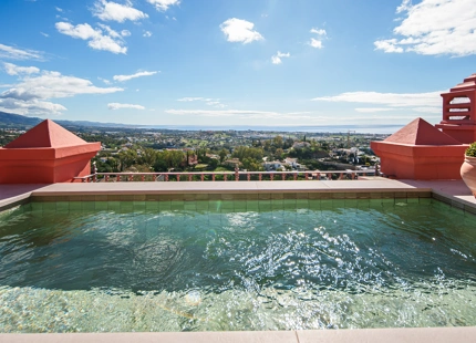 LUXURY DUPLEX PENTHOUSE WITH PRIVATE POOL IN BENAHAVÍS